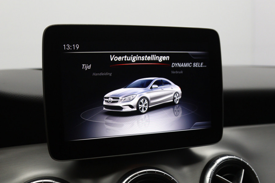 Mercedes-Benz CLA-Klasse 180 Automaat 123 PK AMG-Line Business Solution, Panoramadak, Stoelverwarming, Camera