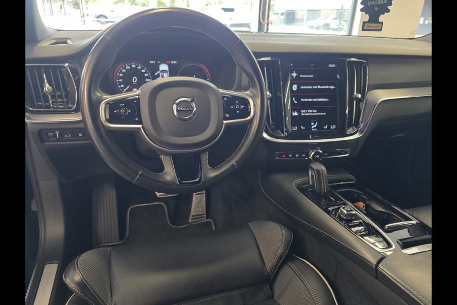 Volvo S60 2.0 Recharge T8 AWD R-Design Plug-in hybrid – 390 pk – Pano – Leder