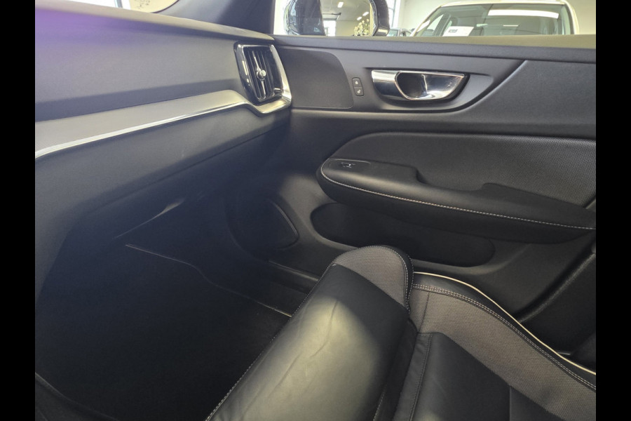 Volvo S60 2.0 Recharge T8 AWD R-Design Plug-in hybrid – 390 pk – Pano – Leder