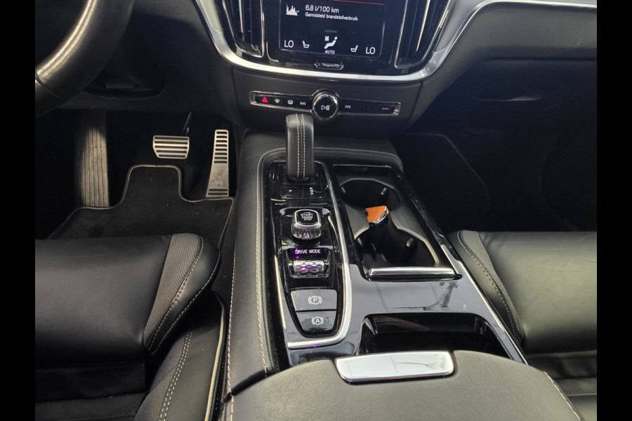 Volvo S60 2.0 Recharge T8 AWD R-Design Plug-in hybrid – 390 pk – Pano – Leder