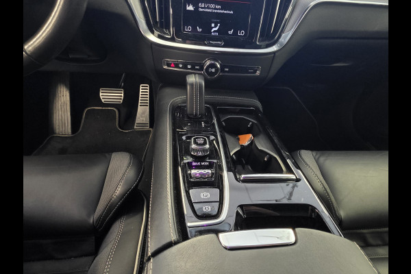 Volvo S60 2.0 Recharge T8 AWD R-Design Plug-in hybrid – 390 pk – Pano – Leder