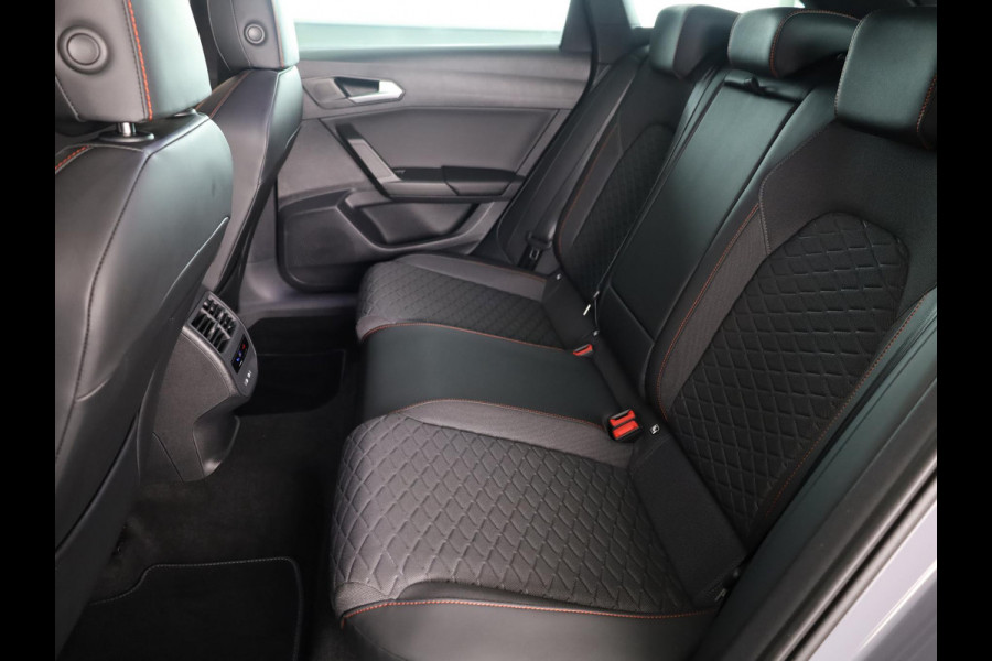Seat Leon Sportstourer 1.5 TSI e-Hybrid FR PHEV First Edition 204 pk Automaat | Verlengde garantie | Navigatie | Parkeersensoren | Achteruitrijcamera | Autom. airco (3 zones) |