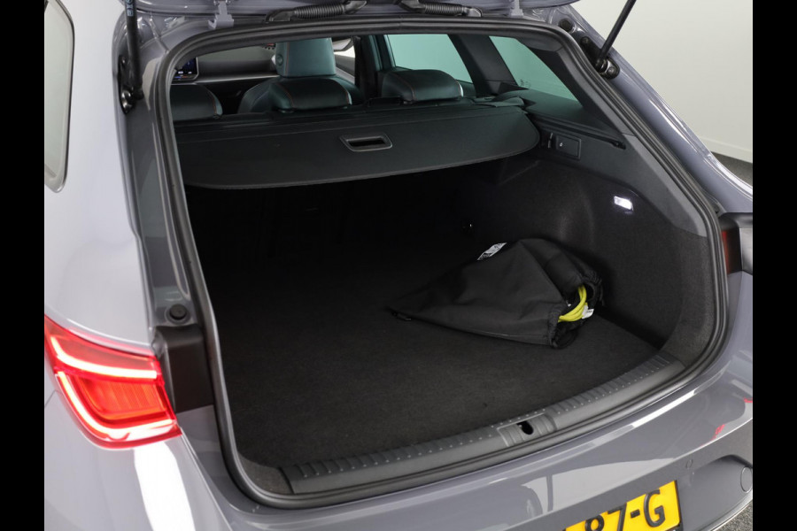 Seat Leon Sportstourer 1.5 TSI e-Hybrid FR PHEV First Edition 204 pk Automaat | Verlengde garantie | Navigatie | Parkeersensoren | Achteruitrijcamera | Autom. airco (3 zones) |