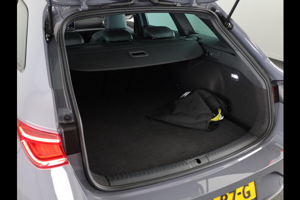 Seat Leon Sportstourer 1.5 TSI e-Hybrid FR PHEV First Edition 204 pk Automaat | Verlengde garantie | Navigatie | Parkeersensoren | Achteruitrijcamera | Autom. airco (3 zones) |