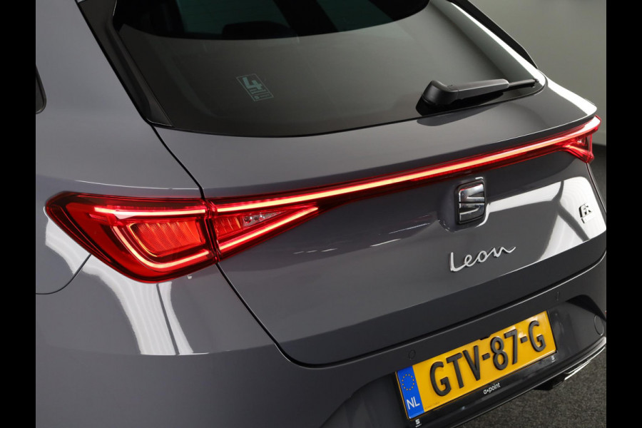 Seat Leon Sportstourer 1.5 TSI e-Hybrid FR PHEV First Edition 204 pk Automaat | Verlengde garantie | Navigatie | Parkeersensoren | Achteruitrijcamera | Autom. airco (3 zones) |