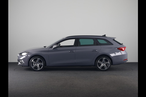 Seat Leon Sportstourer 1.5 TSI e-Hybrid FR PHEV First Edition 204 pk Automaat | Verlengde garantie | Navigatie | Parkeersensoren | Achteruitrijcamera | Autom. airco (3 zones) |