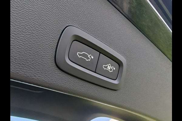 Volvo XC40 B4 198PK Plus Dark | BIIS | Trekhaak | H&K | Camera Achter | PDC V+A | ACC |