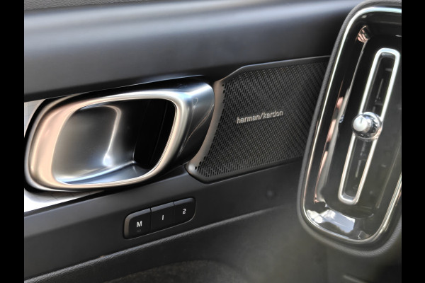 Volvo XC40 B4 198PK Plus Dark | BIIS | Trekhaak | H&K | Camera Achter | PDC V+A | ACC |
