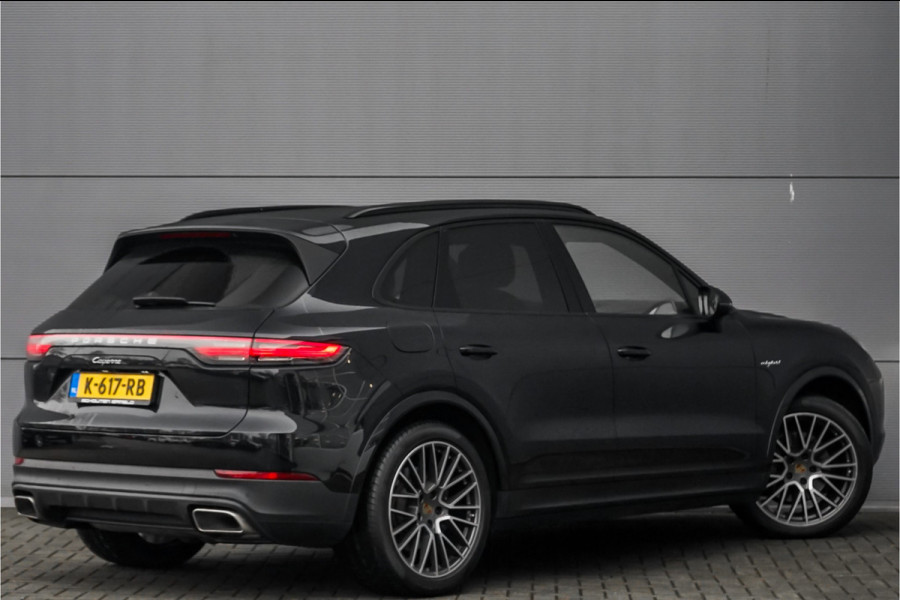 Porsche Cayenne 3.0 E-Hybrid Pano Camera 360° Sport Chrono Luchtvering