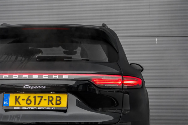 Porsche Cayenne 3.0 E-Hybrid Pano Camera 360° Sport Chrono Luchtvering