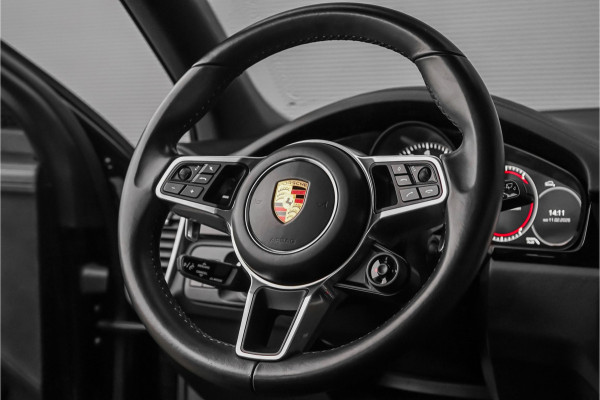 Porsche Cayenne 3.0 E-Hybrid Pano Camera 360° Sport Chrono Luchtvering