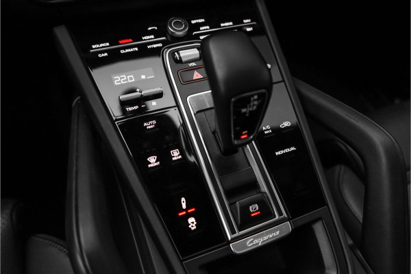 Porsche Cayenne 3.0 E-Hybrid Pano Camera 360° Sport Chrono Luchtvering