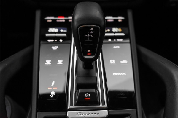 Porsche Cayenne 3.0 E-Hybrid Pano Camera 360° Sport Chrono Luchtvering