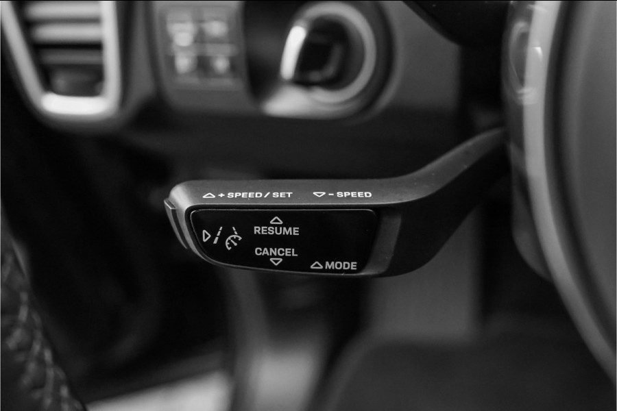 Porsche Cayenne 3.0 E-Hybrid Pano Camera 360° Sport Chrono Luchtvering