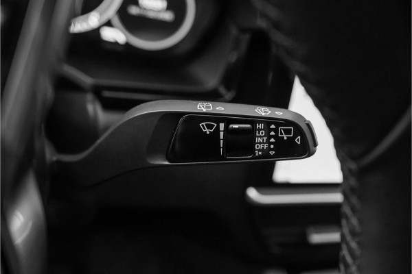 Porsche Cayenne 3.0 E-Hybrid Pano Camera 360° Sport Chrono Luchtvering