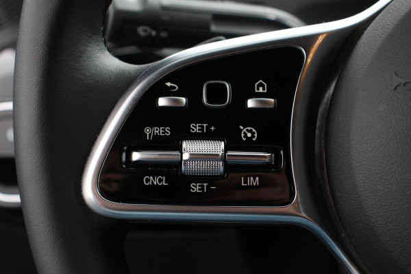 Mercedes-Benz CLA-Klasse 200 Automaat Progressive Navigatie Climate Control Led Trekhaak Stoelverwarming Half Leder Camera