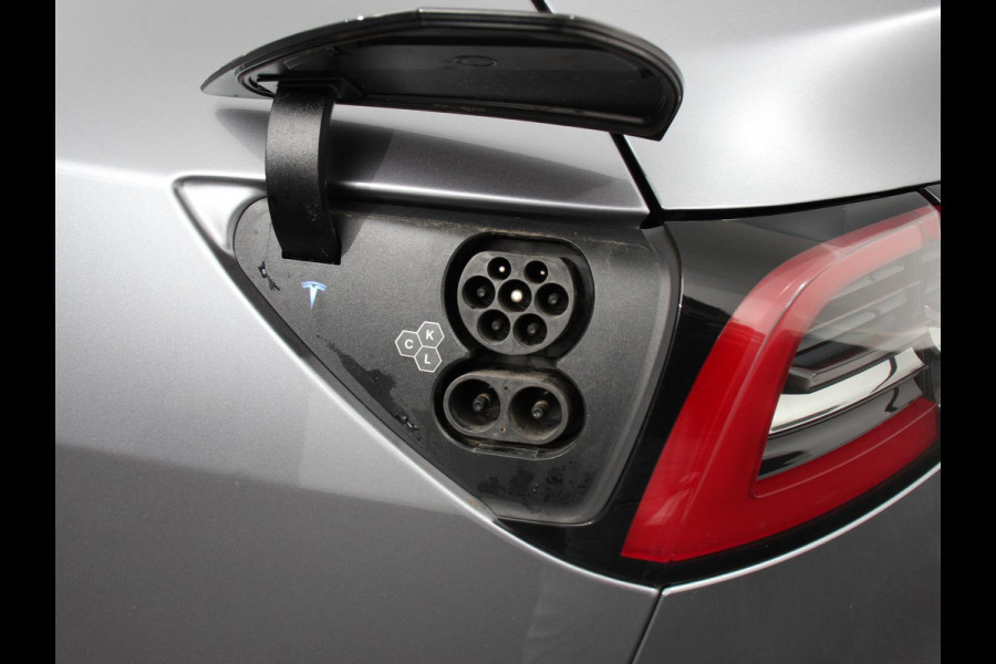 Tesla Model Y Long Range AWD 75 kWh Climate control Adaptieve cruise control Achteruitrijcamera Panoramadak Keyless Stuurverwarming Stoelverwarming LED Navigatie Parkeersensoren