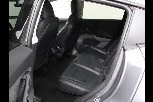 Tesla Model Y Long Range AWD 75 kWh Climate control Adaptieve cruise control Achteruitrijcamera Panoramadak Keyless Stuurverwarming Stoelverwarming LED Navigatie Parkeersensoren