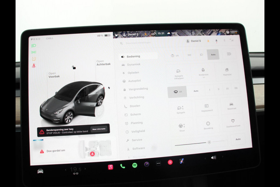 Tesla Model Y Long Range AWD 75 kWh Climate control Adaptieve cruise control Achteruitrijcamera Panoramadak Keyless Stuurverwarming Stoelverwarming LED Navigatie Parkeersensoren