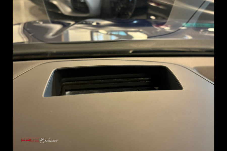 Volkswagen Golf 2.0 TSI R 4Motion / H/K / IQ Lights / HUD / Pano / Camera / Stuurverwarming