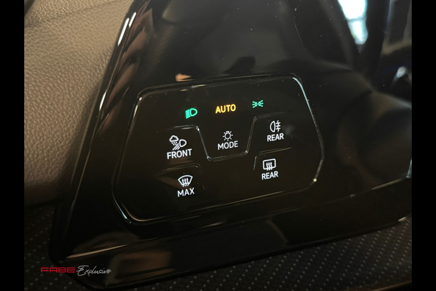 Volkswagen Golf 2.0 TSI R 4Motion / H/K / IQ Lights / HUD / Pano / Camera / Stuurverwarming