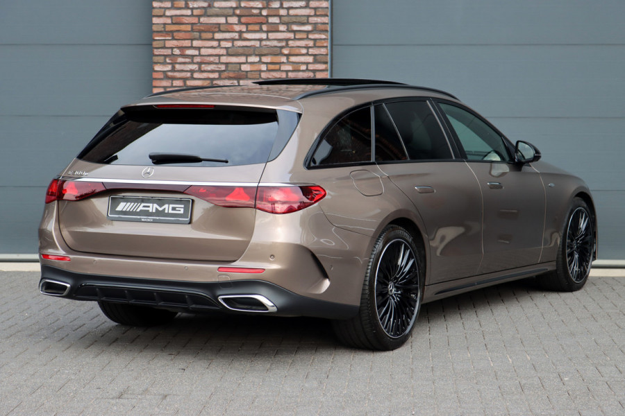 Mercedes-Benz E-Klasse Estate 300 e AMG Line | Hyperscreen | Distronic+ | HUD | 3D-Display | Panoramadak | Burmester | Surround Camera | Trekhaak | Keyless Go |
