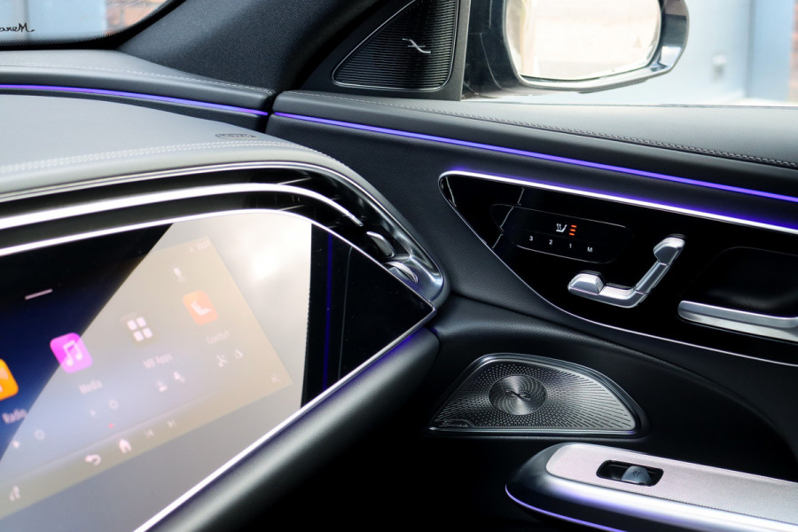 Mercedes-Benz E-Klasse Estate 300 e AMG Line | Hyperscreen | Distronic+ | HUD | 3D-Display | Panoramadak | Burmester | Surround Camera | Trekhaak | Keyless Go |