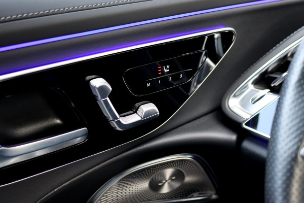 Mercedes-Benz E-Klasse Estate 300 e AMG Line | Hyperscreen | Distronic+ | HUD | 3D-Display | Panoramadak | Burmester | Surround Camera | Trekhaak | Keyless Go |
