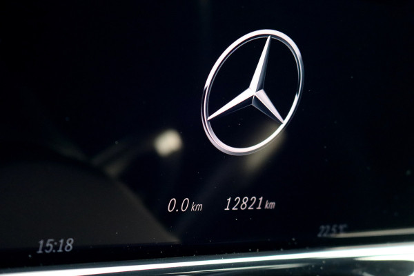 Mercedes-Benz E-Klasse Estate 300 e AMG Line | Hyperscreen | Distronic+ | HUD | 3D-Display | Panoramadak | Burmester | Surround Camera | Trekhaak | Keyless Go |