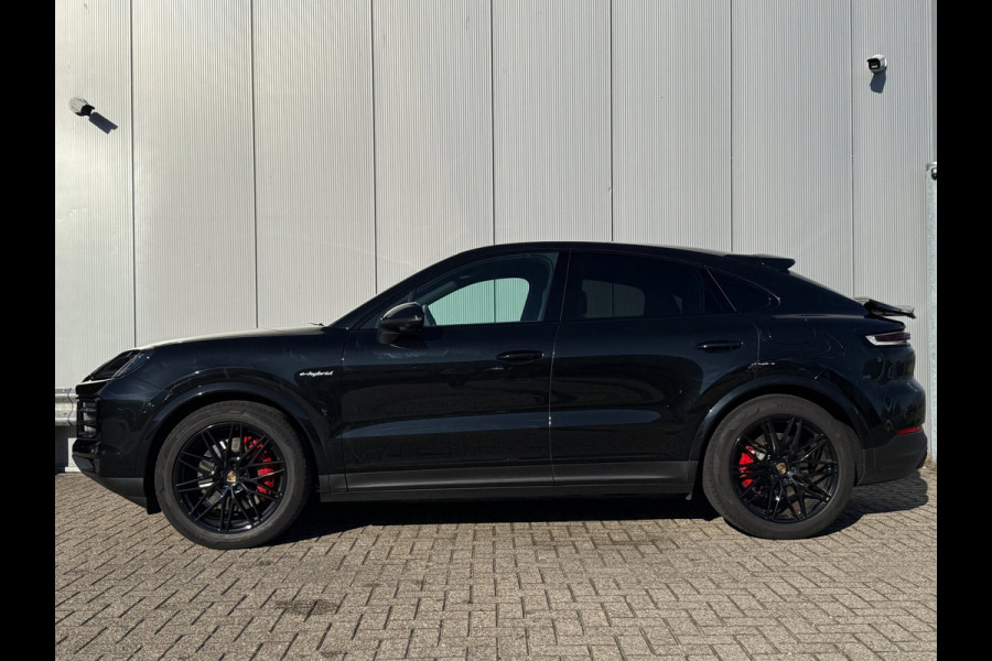 Porsche Cayenne Coupé 3.0 E-Hybrid | Sport Chrono | Panodak | Passagiersdisplay | Bose Audio | Luchtvering | Facelift | BOMVOL