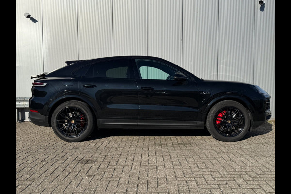 Porsche Cayenne Coupé 3.0 E-Hybrid | Sport Chrono | Panodak | Passagiersdisplay | Bose Audio | Luchtvering | Facelift | BOMVOL