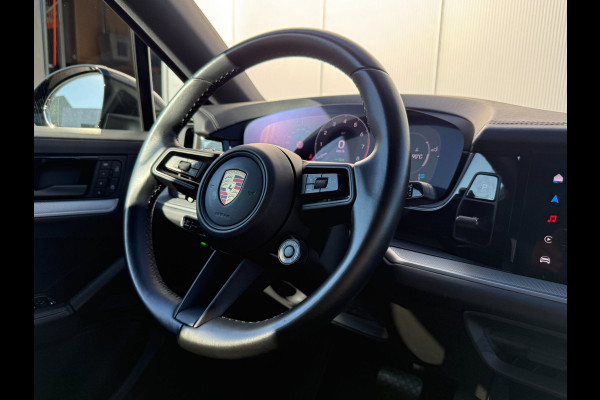 Porsche Cayenne Coupé 3.0 E-Hybrid | Sport Chrono | Panodak | Passagiersdisplay | Bose Audio | Luchtvering | Facelift | BOMVOL