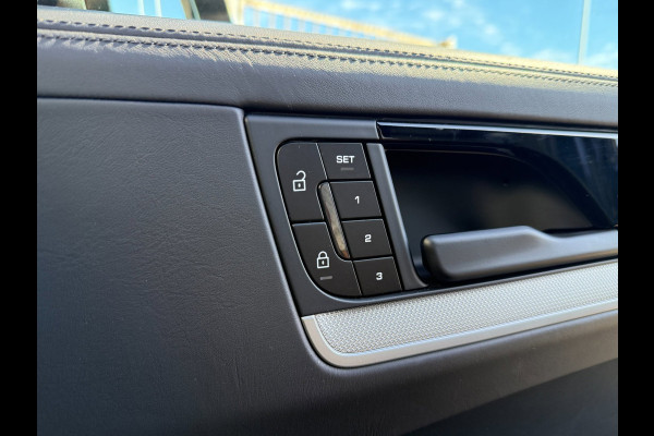 Porsche Cayenne Coupé 3.0 E-Hybrid | Sport Chrono | Panodak | Passagiersdisplay | Bose Audio | Luchtvering | Facelift | BOMVOL