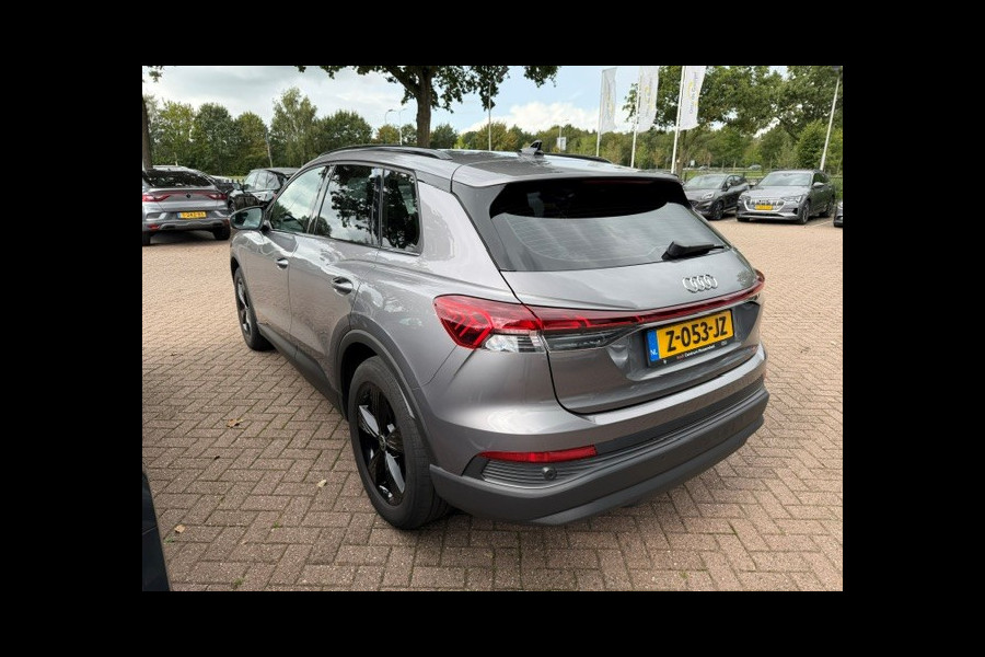 Audi Q4 e-tron 40 Advanced edition 77 kWh / SOH 94,5% / Camera / CarPlay / RS Seats / Warmtepomp / 19'' / Matrix LED / Stoelverwarming / Dodehoek / DAB / ACC