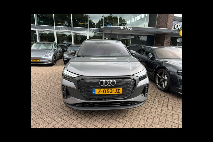 Audi Q4 e-tron 40 Advanced edition 77 kWh / SOH 94,5% / Camera / CarPlay / RS Seats / Warmtepomp / 19'' / Matrix LED / Stoelverwarming / Dodehoek / DAB / ACC