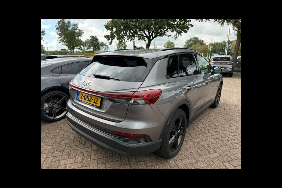 Audi Q4 e-tron 40 Advanced edition 77 kWh / SOH 94,5% / Camera / CarPlay / RS Seats / Warmtepomp / 19'' / Matrix LED / Stoelverwarming / Dodehoek / DAB / ACC