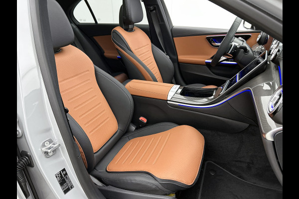 Mercedes-Benz C-Klasse 300 e 140 Years Edition |  Comfortpakket Plus | Nightpakket | Parkeerpakket met 360°-camera | Trekhaak | Panoramaschuifdak | Middenconsole metaalstructuur | DISTRONIC | GUARD 360° Plus | 19" multispaaks lichtmetalen AMG-velgen |
