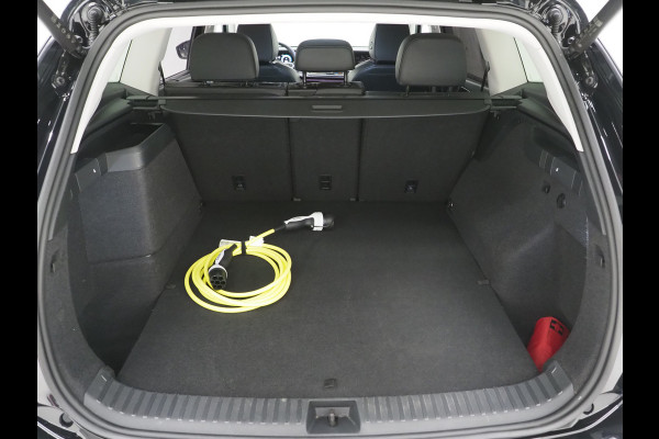 Volkswagen Tayron 1.5 eHybrid Elegance 272PK | Leder/Alcantara | Trekhaak | Massage | 360 | Keyless | Adaptive Cruise | Sfeerlicht