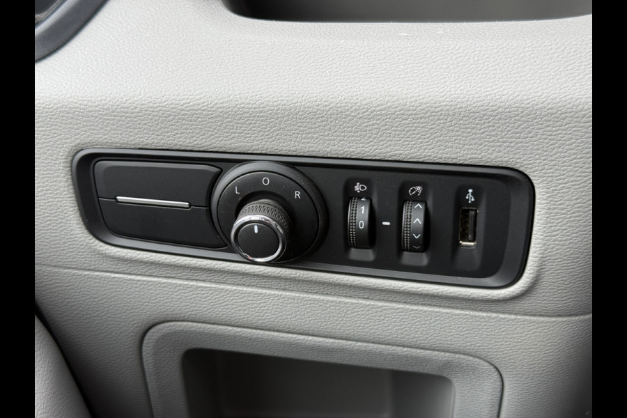 Maxus eDeliver 9 65kWh Elektrisch! L4 172km WLTP 204PK 80kw Snelladen Carplay Adaptieve Cruise Control LED Parkeersensoren voor Airco
