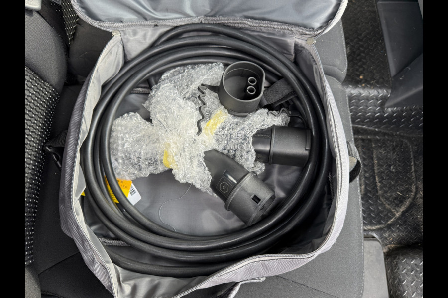 Maxus eDeliver 9 65kWh Elektrisch! L4 172km WLTP 204PK 80kw Snelladen Carplay Adaptieve Cruise Control LED Parkeersensoren voor Airco
