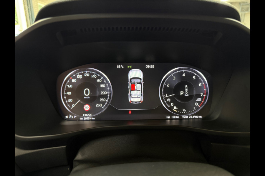 Volvo XC40 2.0 T4 Inscription | Parkeer assist Pro | CarPlay | Winter Pakket | LED | Ambient | Rij Assist Pro | Keyless | NAP