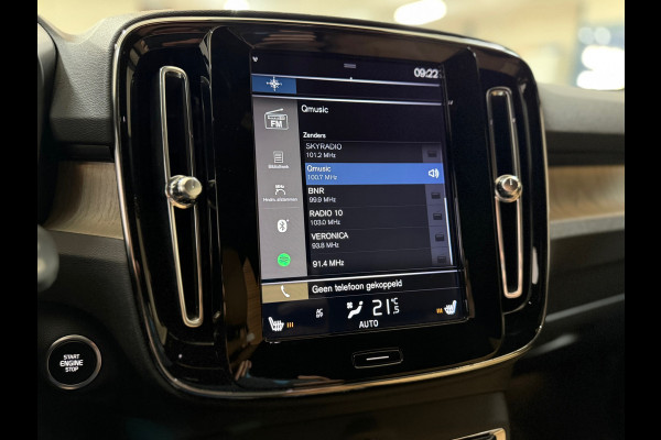 Volvo XC40 2.0 T4 Inscription | Parkeer assist Pro | CarPlay | Winter Pakket | LED | Ambient | Rij Assist Pro | Keyless | NAP