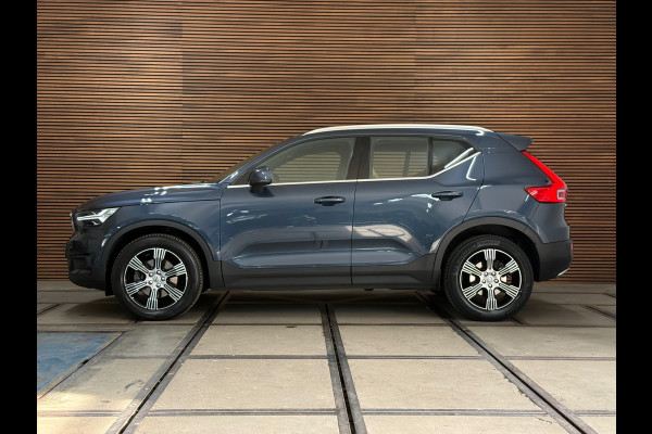 Volvo XC40 2.0 T4 Inscription | Parkeer assist Pro | CarPlay | Winter Pakket | LED | Ambient | Rij Assist Pro | Keyless | NAP