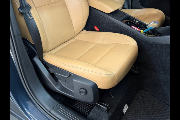 Volvo XC40 2.0 T4 Inscription | Parkeer assist Pro | CarPlay | Winter Pakket | LED | Ambient | Rij Assist Pro | Keyless | NAP