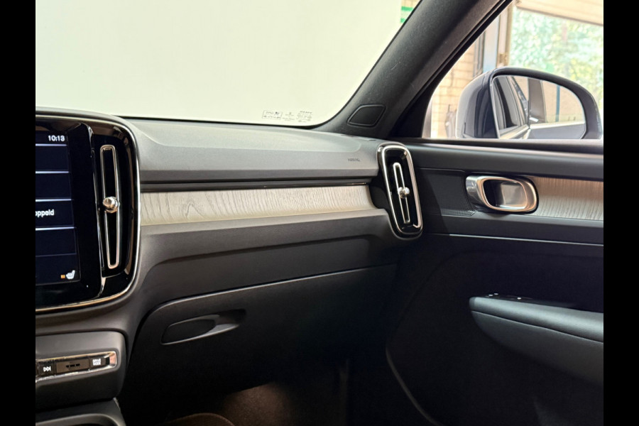 Volvo XC40 2.0 T4 Inscription | Parkeer assist Pro | CarPlay | Winter Pakket | LED | Ambient | Rij Assist Pro | Keyless | NAP