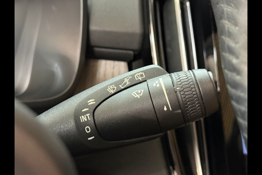 Volvo XC40 2.0 T4 Inscription | Parkeer assist Pro | CarPlay | Winter Pakket | LED | Ambient | Rij Assist Pro | Keyless | NAP