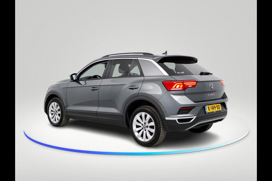 Volkswagen T-Roc 1.0 TSI Style 110 PK | Navigatie | 17" LM velgen | Alarm | Privacy glas |