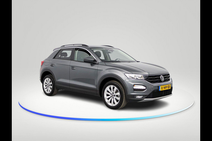 Volkswagen T-Roc 1.0 TSI Style 110 PK | Navigatie | 17" LM velgen | Alarm | Privacy glas |