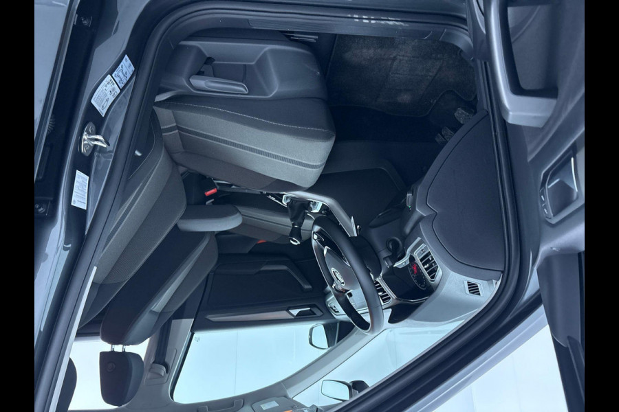 Volkswagen T-Roc 1.0 TSI Style 110 PK | Navigatie | 17" LM velgen | Alarm | Privacy glas |