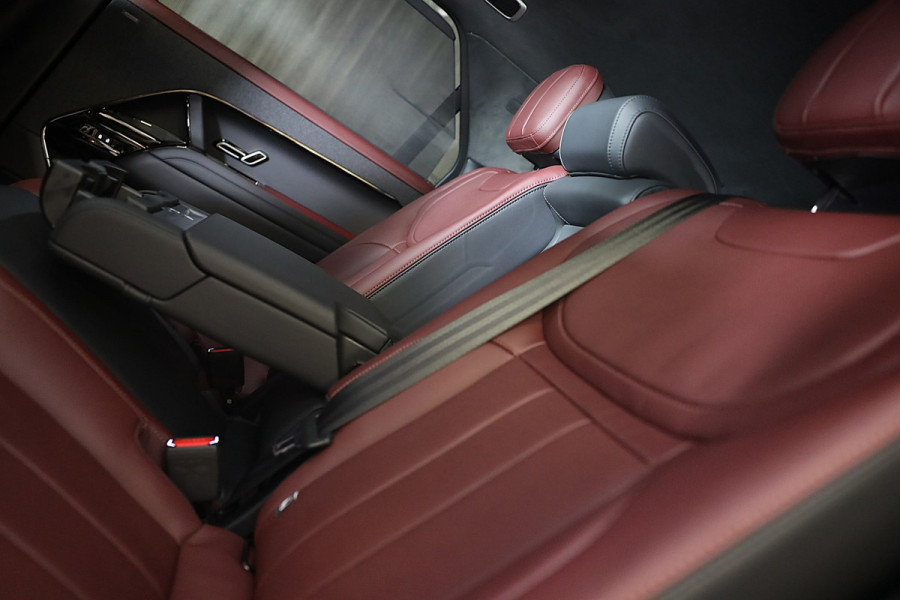 Land Rover Range Rover Sport 3.0 P550e Autobiography PHEV / SV Bespoke Deep Garnet / Massage / Head Up / Verkoeling / Memory /Pano